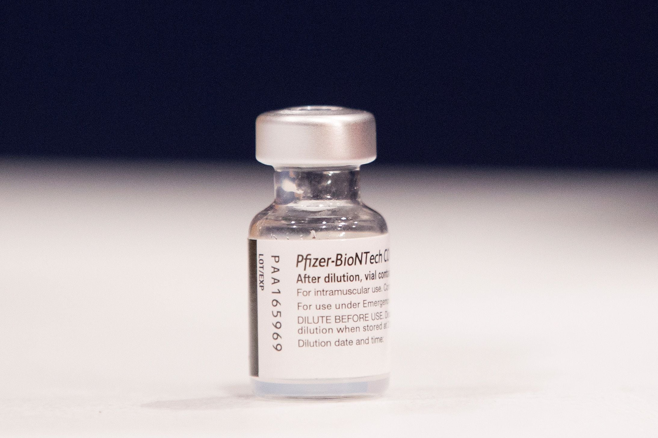 COVID-19: La vacuna de Pfizer es ‘eficaz’ contra la variante ómicron tras tres dosis, asegura laboratorio