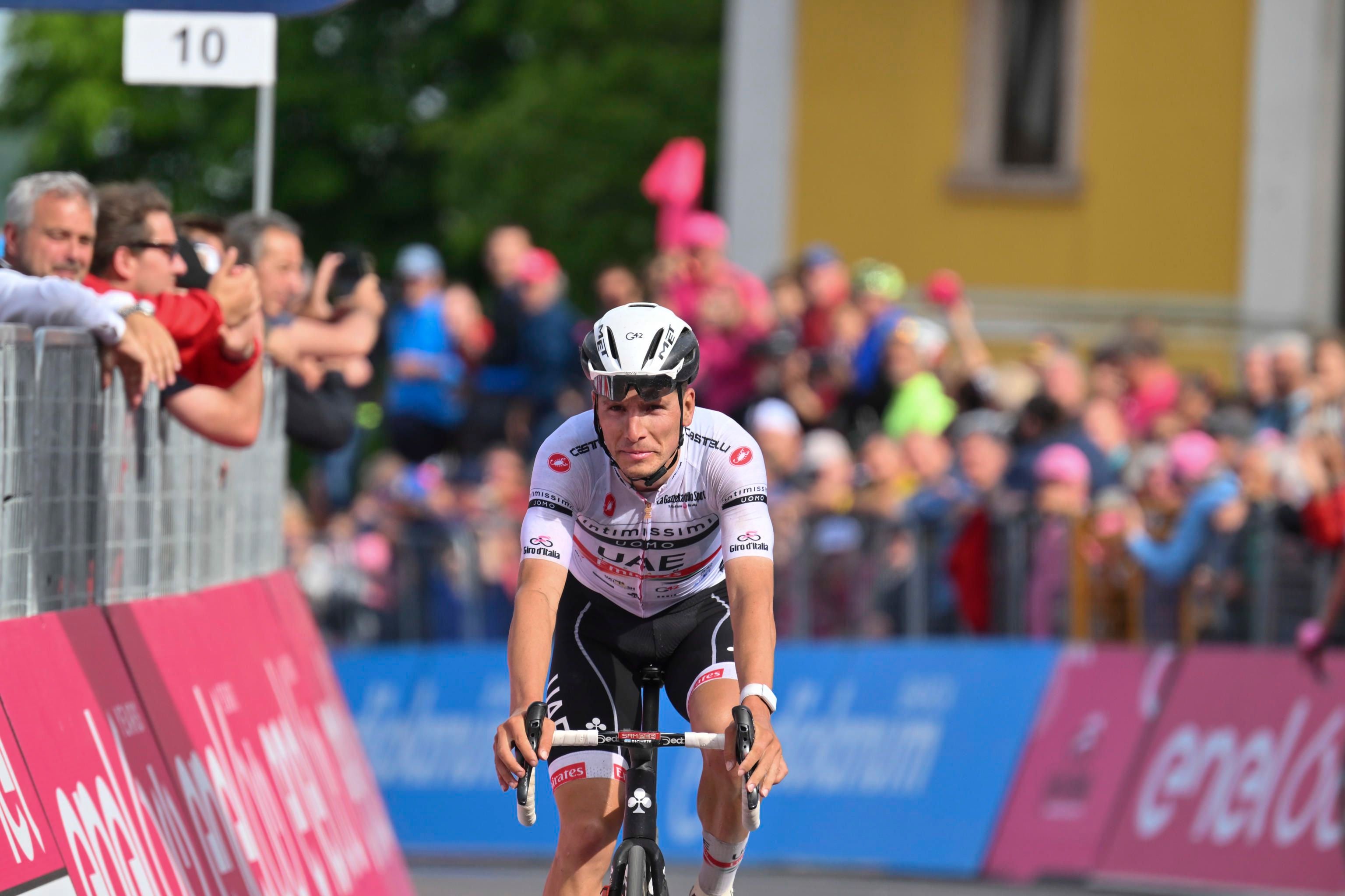 Giro de Italia: Joao Almeida, cuarto clasificado, no tomó la salida en la etapa 18 por COVID-19