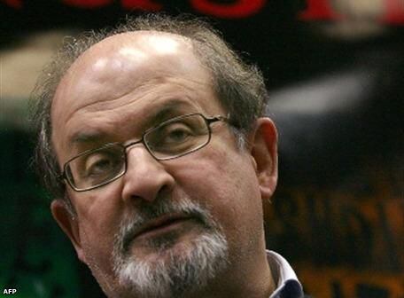 Salman Rushdie, indignado por engaño