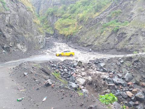 Agua lodosa podría estar descendiendo por las quebradas del volcán Tungurahua, advierte el Instituto Geofísico