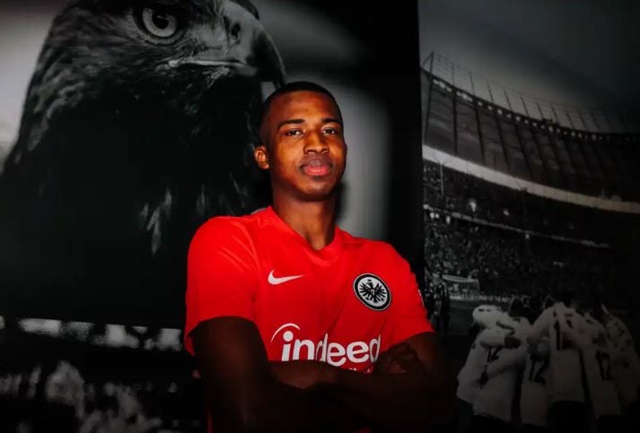 ​Willian Pacho fi​rma​ por el ​​​​Eintracht ​​Frankfurt  ​