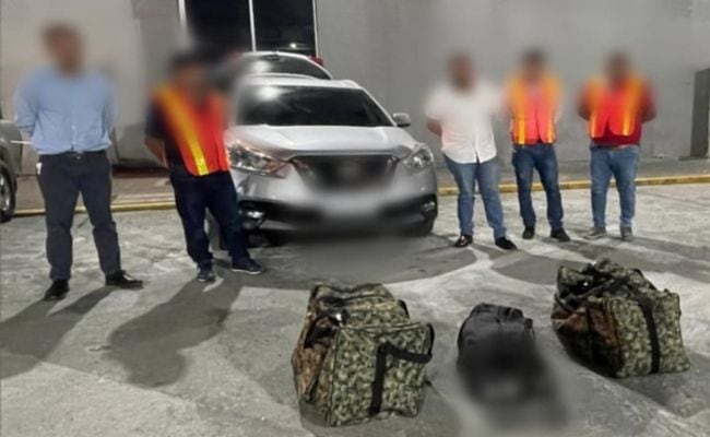 Dictan prisión preventiva para cinco hombres capturados cerca del aeropuerto de Guayaquil con maletas que contenían droga 