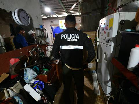 Funcionarios de control municipal fueron capturados por efectuar supuestos cobros indebidos en mercado de Montebello 