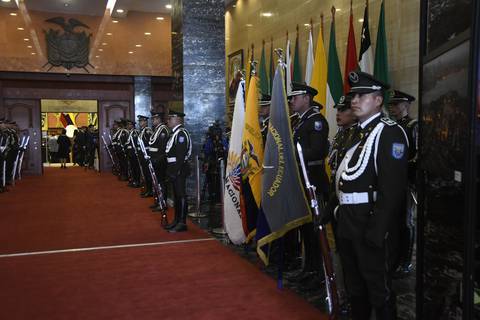 Asamblea Nacional entrega condecoraciones y reconocimientos a más de un centenar de policías 