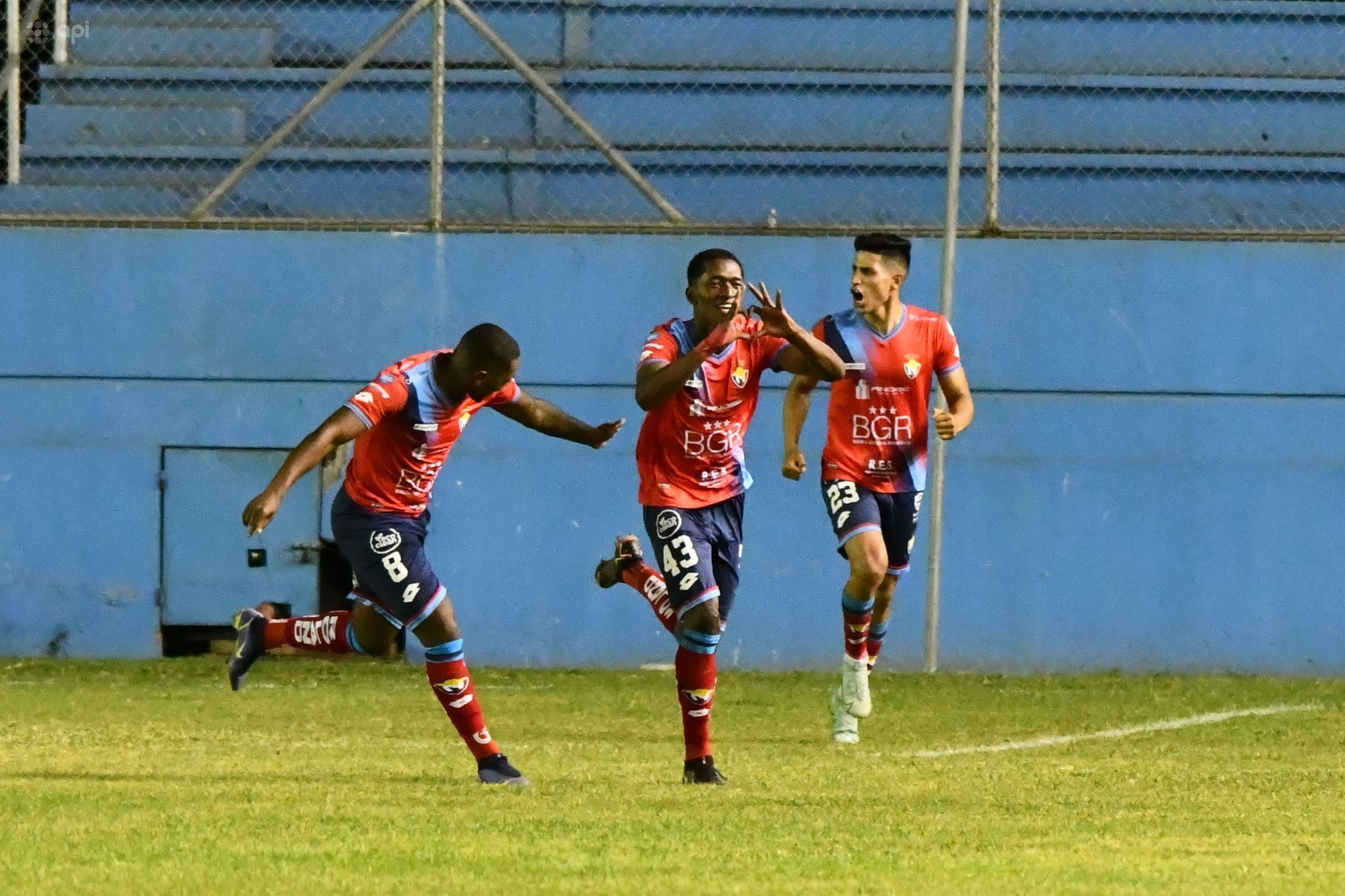 El Nacional gana en Manta y acaricia el ascenso en la LigaPro serie B