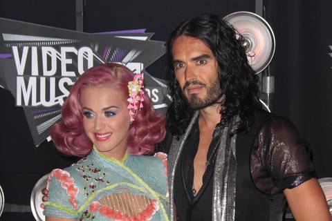 El actor Russell Brand, exesposo de Katy Perry, es acusado de violación y agresiones sexuales