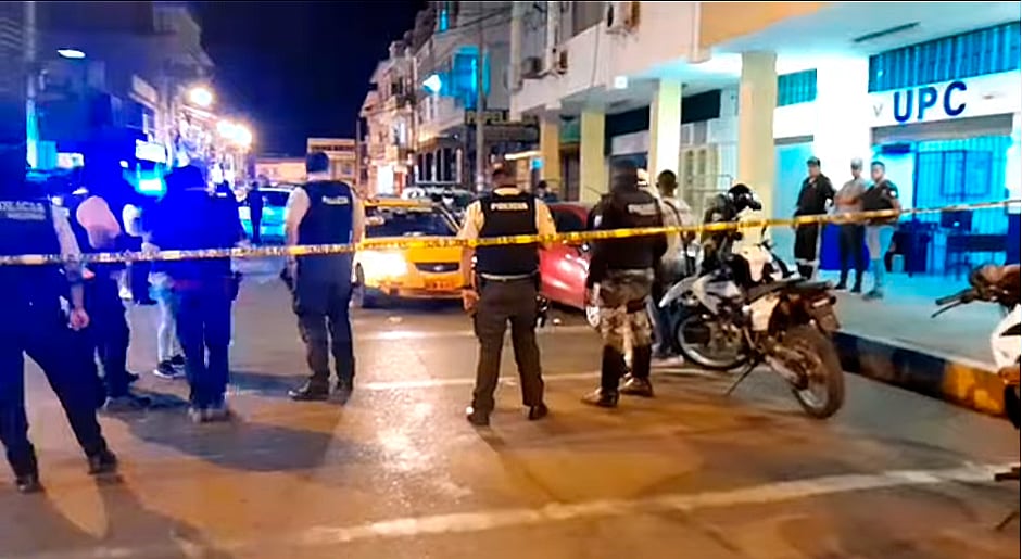 Dos hombres fueron baleados dentro de un taxi en Esmeraldas