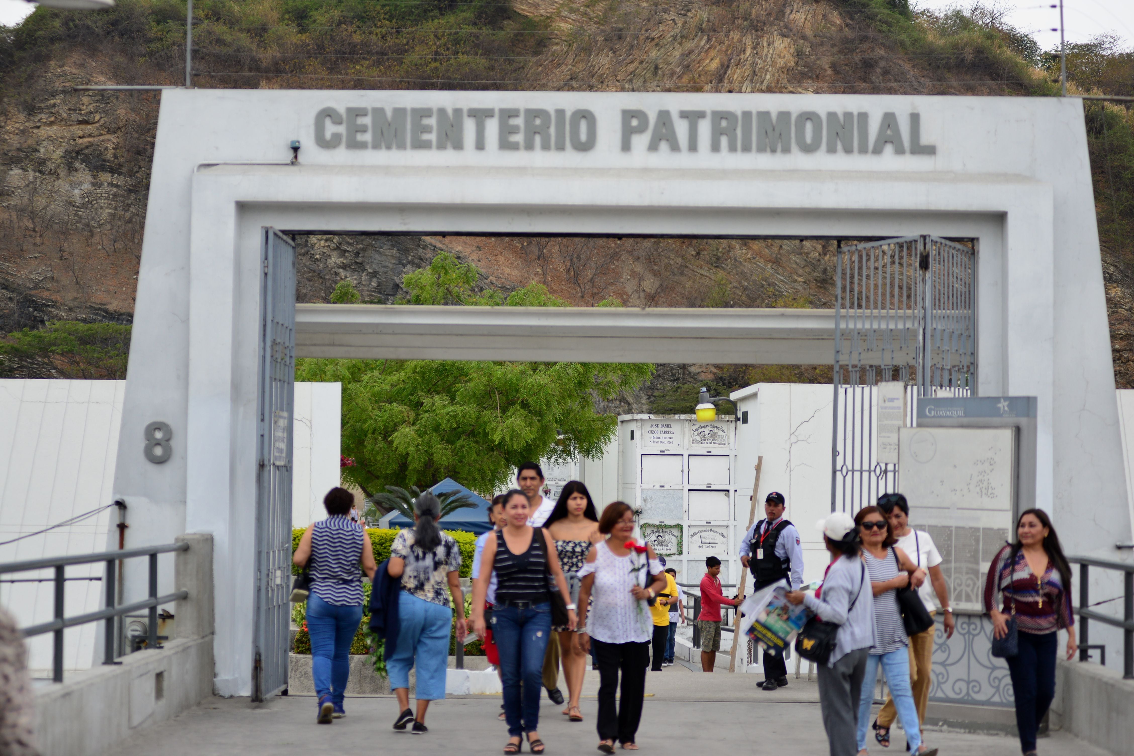 Estos son los horarios y programación de cementerios en Guayaquil en el marco del Día de los Difuntos 