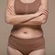 Grasa abdominal en la menopausia: 3 claves infalibles para adelgazar según una dietista especializada en esta etapa de la mujer