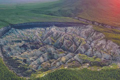 Gigantesco cráter en Siberia está creciendo de forma alarmante