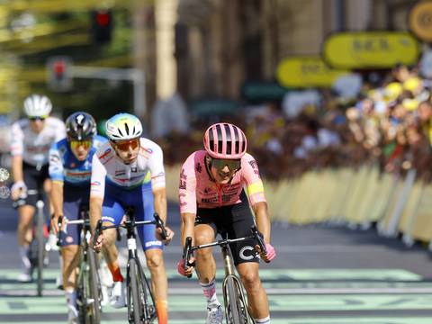 Tour de Francia: ¡Richard Carapaz, gigante! La ‘Locomotora del Carchi’ arriba al cuarto puesto de la clasificación general. Kevin Vauquelin gana etapa 2