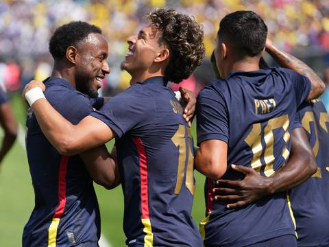 A puertas entrenó la selección de Ecuador y se conoció su posible alineación para el debut en Copa América