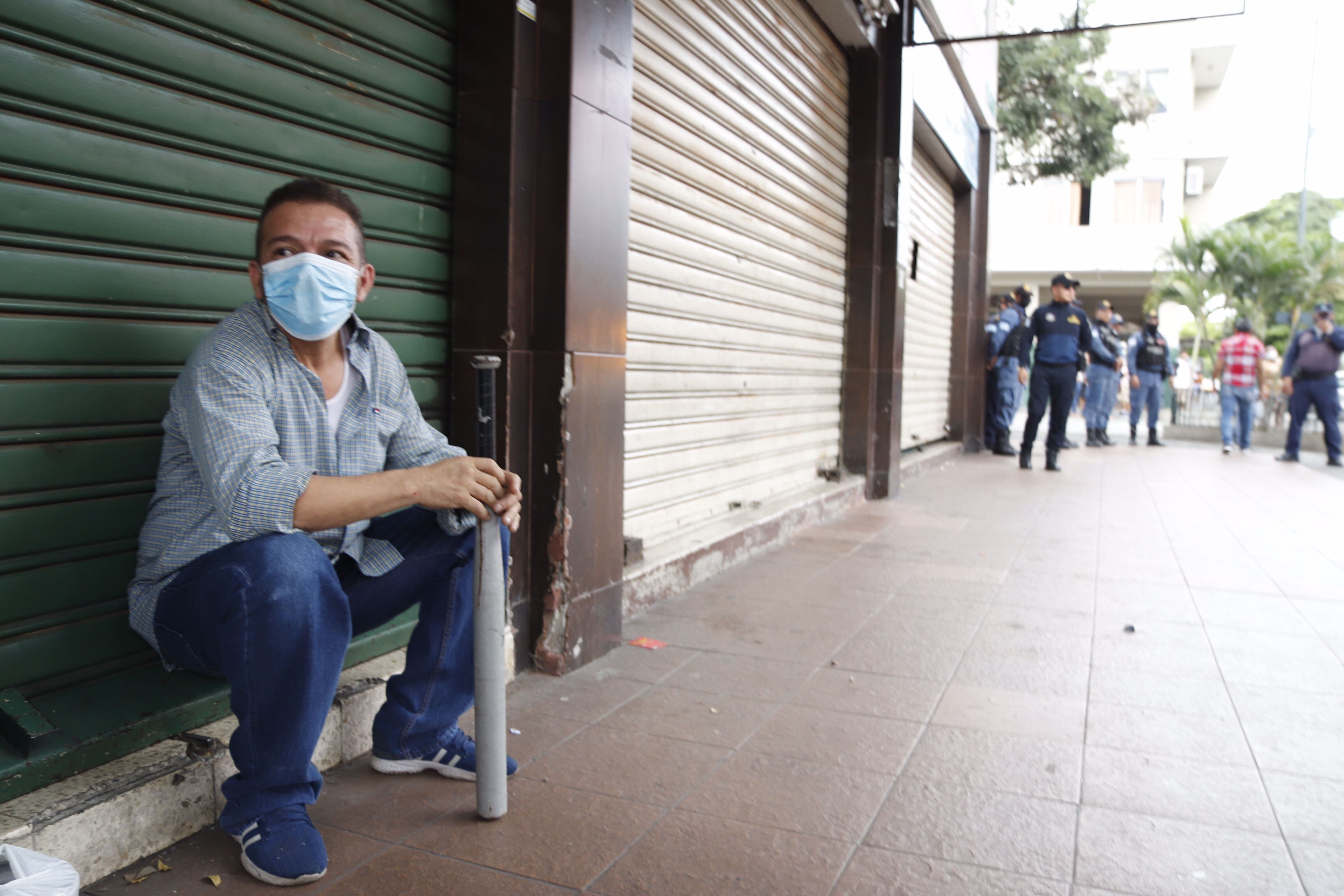 Rumores de saqueos, videos y alertas que se viralizaron generaron incertidumbre en zonas comerciales de Guayaquil; Policía descartó mayoría de alertas y dijo que parte de videos eran del 2019