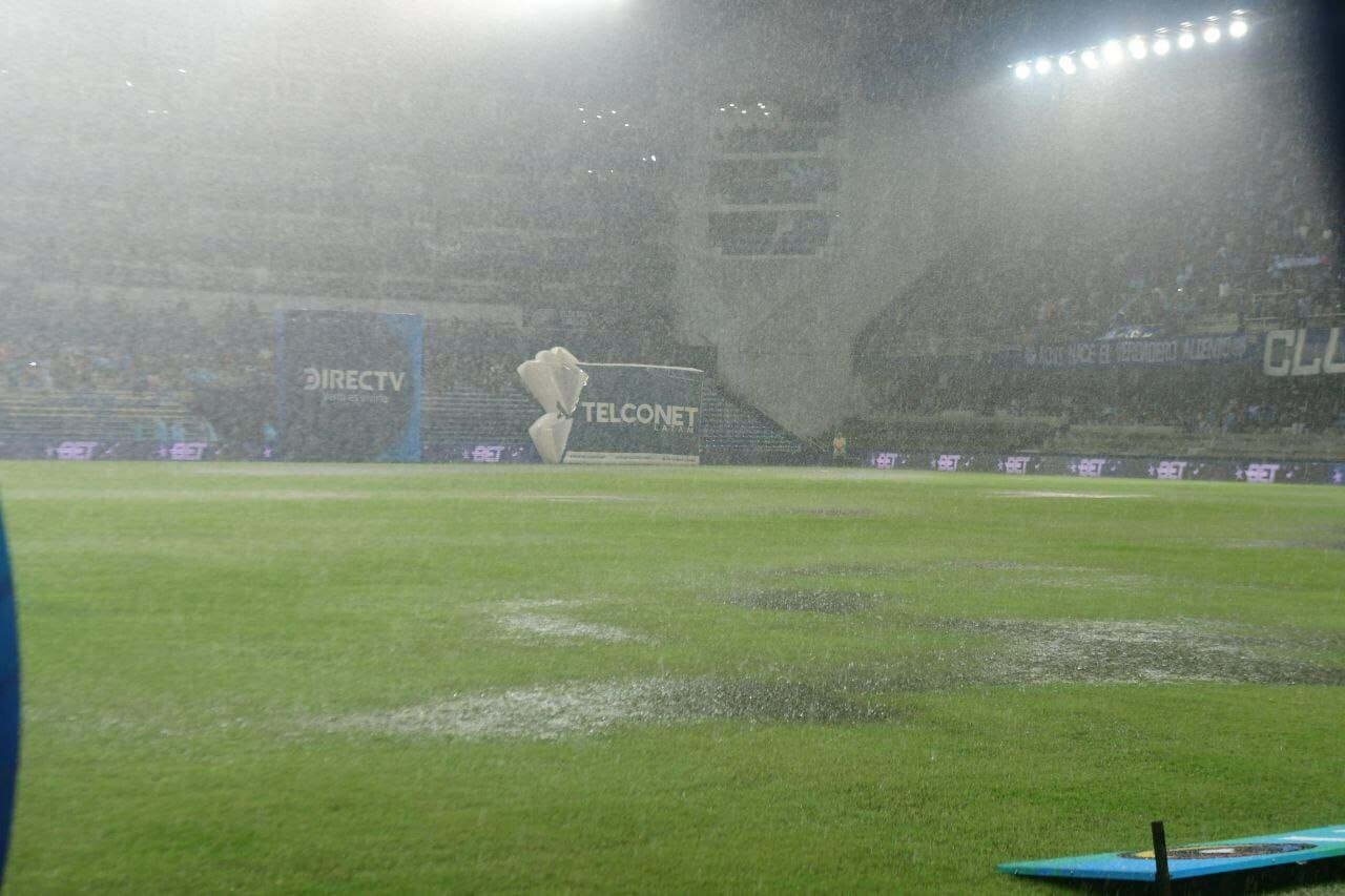 Se posterga Emelec vs. Delfín en el estadio Capwell por lluvia