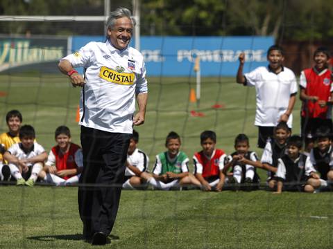 Sebastián Piñera, el hincha de U. Católica que se ganó el respecto y cariño de la afición de Colo-Colo