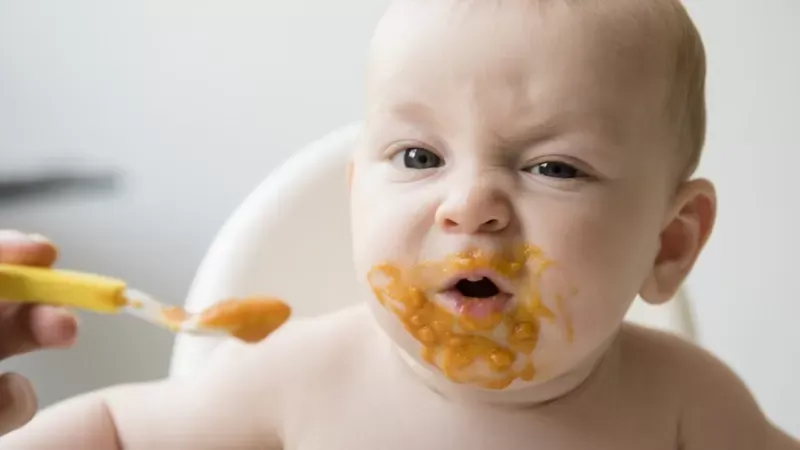 Los niños con aquiloglosia tienen dificultad para masticar e ingerir alimentos. Getty Images