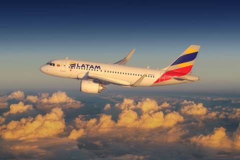 Avión de Latam, pintado con los colores de Ecuador, ya opera vuelos domésticos y rutas a Miami y a Chile 
