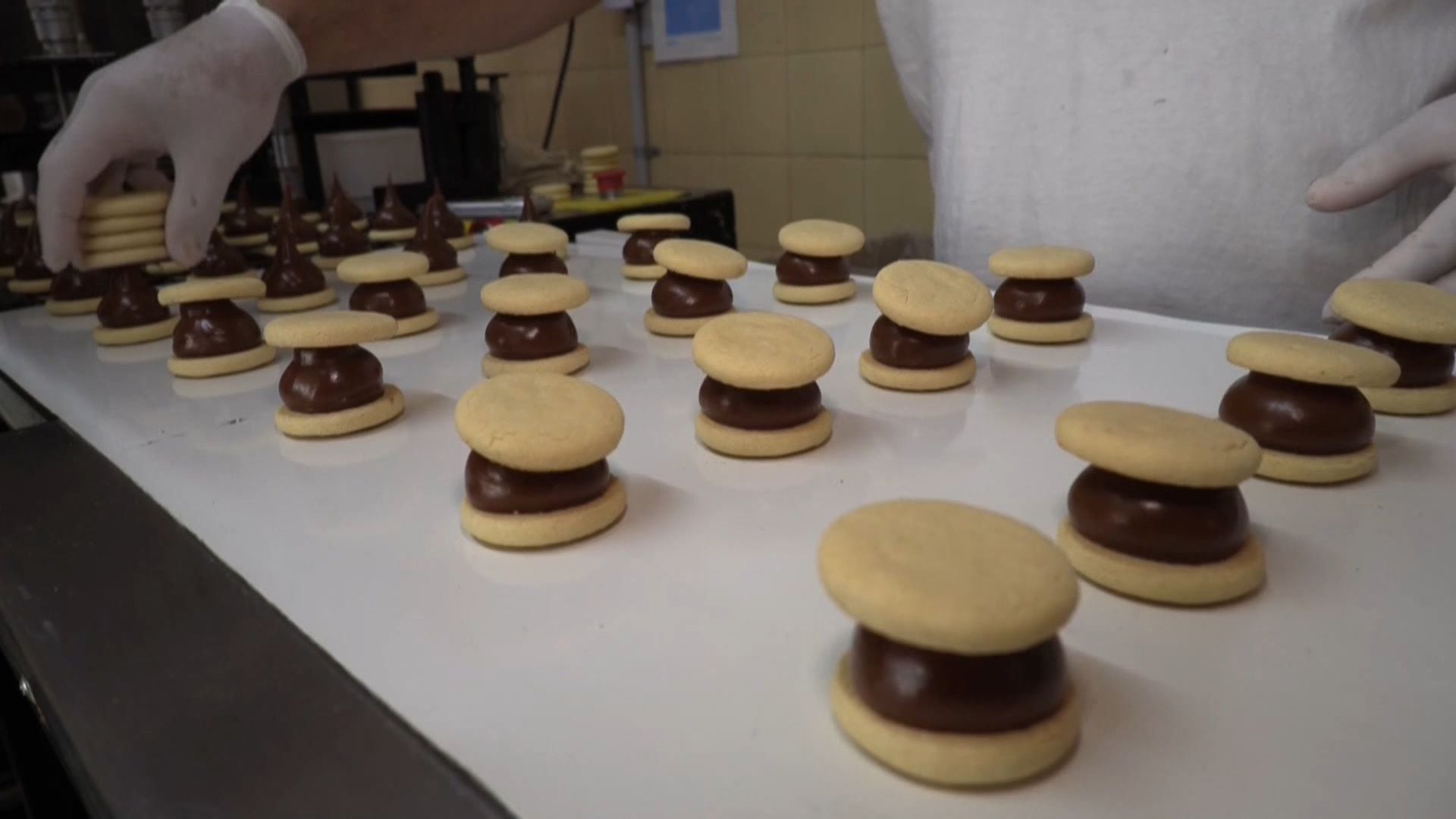 Argentina celebra la semana del alfajor, su golosina más consumida