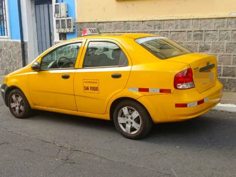 Un taxista de 70 años falleció dentro de su vehículo, en el centro de Quito