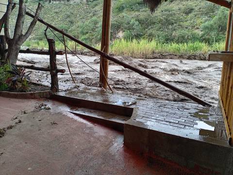 Lluvias causaron desbordamiento del río Pisque, en Guayllabamba