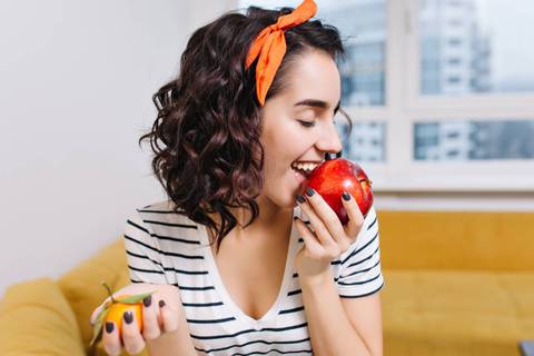 El secreto para un corazón sano está dentro de una fruta y comer dos piezas al día reduce el colesterol y baja la presión arterial