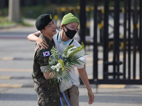 Jin, estrella de BTS, terminó el servicio militar obligatorio en Corea del Sur