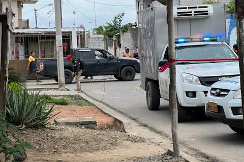 En Machala asesinan a dos hermanos dentro de una camioneta 