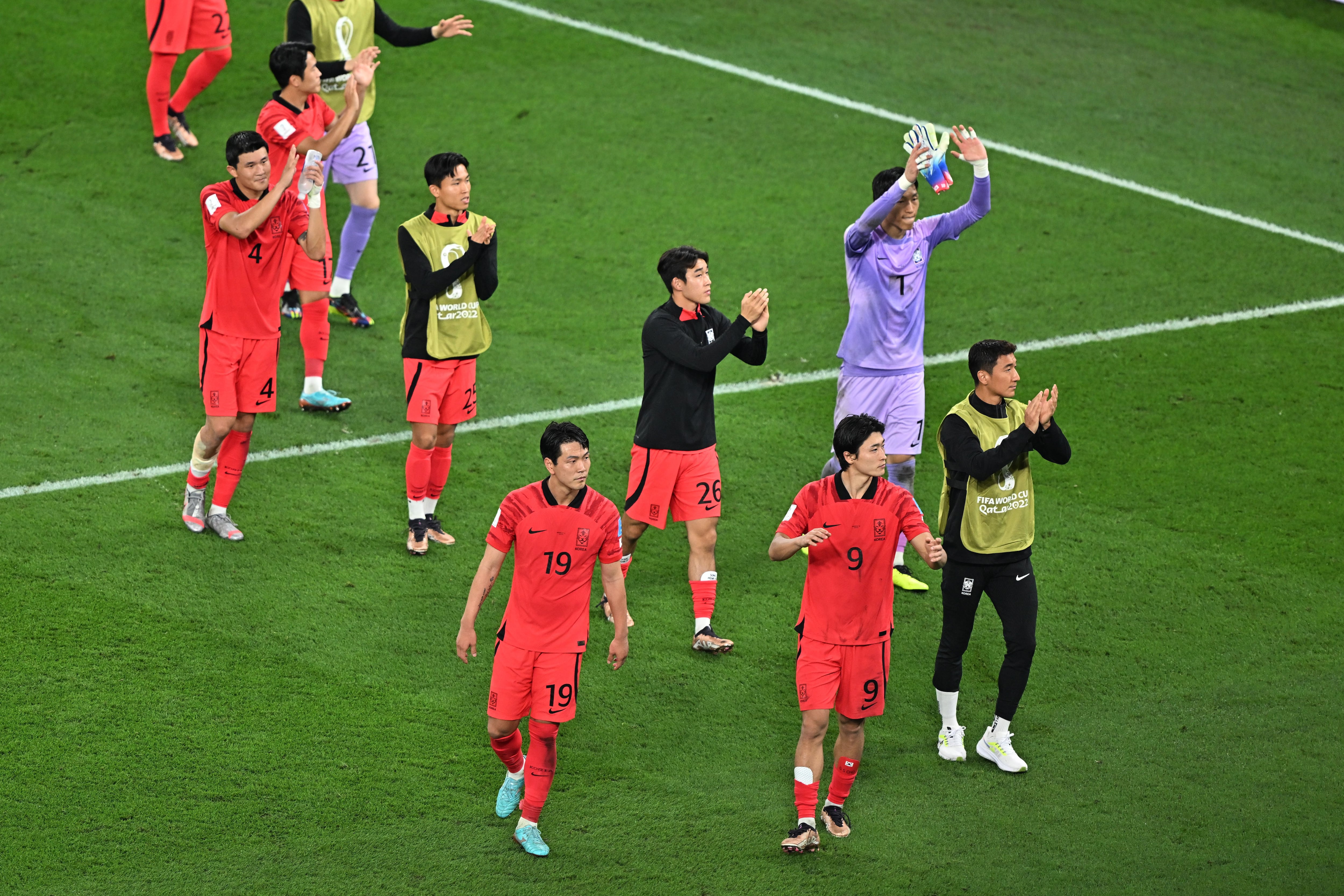 La televisión estatal de Corea del Norte transmitió por primera vez un partido de fútbol de Corea del Sur, fue el que perdió 4-1 ante Brasil