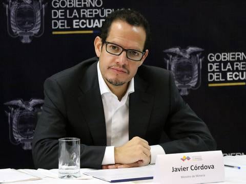 Aceptan renuncia del Ministro de Minería Javier Córdova Unda