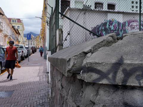 ‘El problema que tenemos es que la gente ha hecho urinario en la Guayaquil y Caldas’, el malestar en sector de La Basílica, en Quito