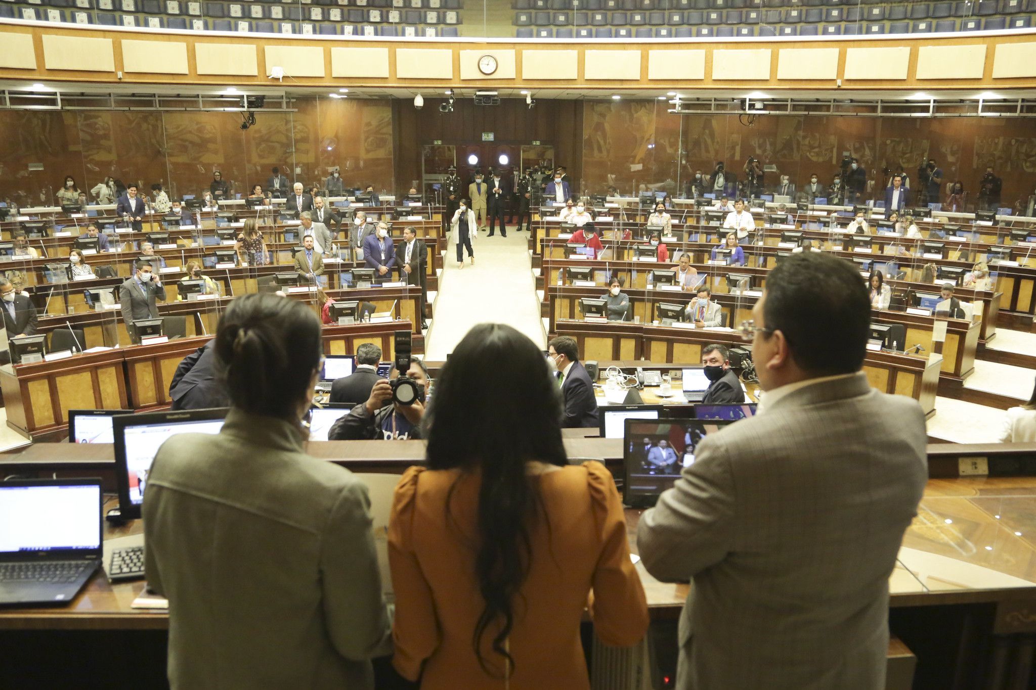 Tres nudos atan al proyecto de ley que despenaliza el aborto por violación en Ecuador