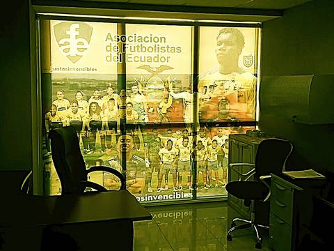 ‘La AFE no tenía oficina propia ni siquiera un balón de fútbol a favor’, denuncia su presidente Carlos Tenorio