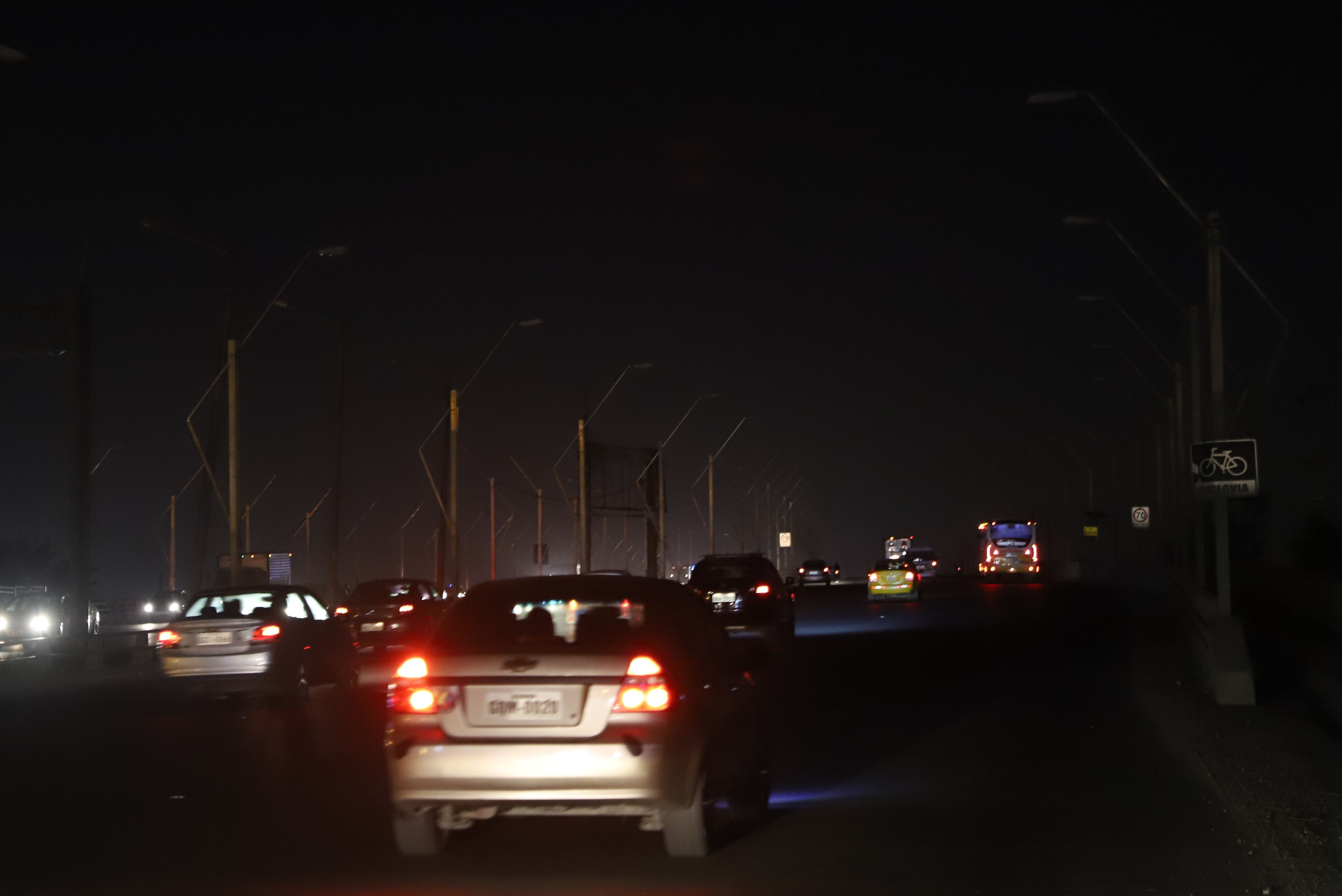 Luces de patrullaje generan molestias a los conductores, Comunidad, Guayaquil
