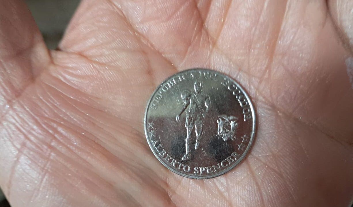 Moneda de 25 centavos con la imagen de Alberto Spencer.