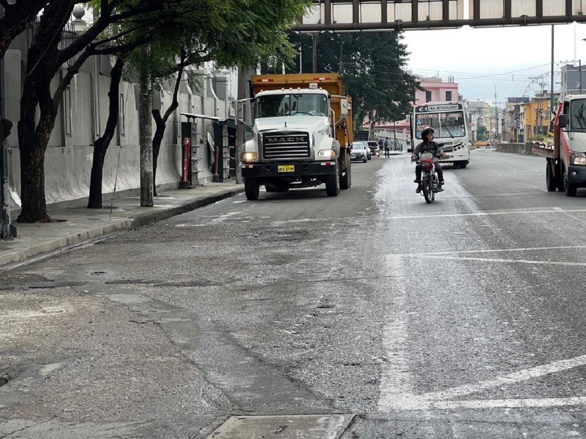 En seis sectores de Guayaquil se ejecutan trabajos de bacheo, por lo que hay restricciones  