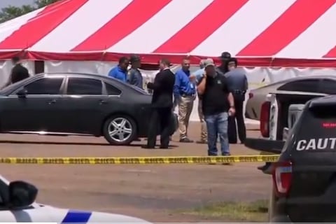 Dos muertos y varios heridos en un tiroteo en una tienda de Arkansas