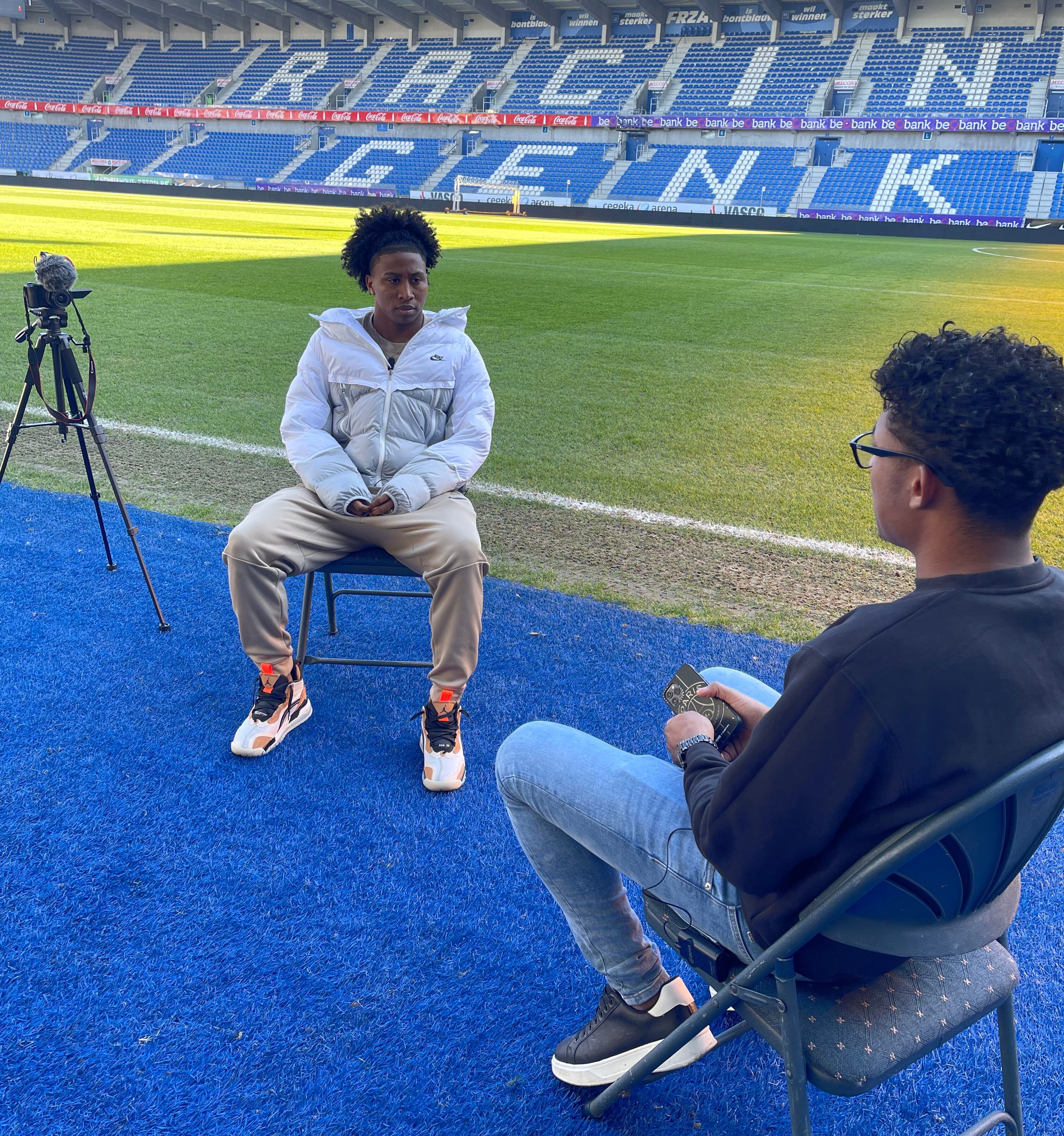 Bryan Jiménez sigue el rastro de los ecuatorianos  que juegan en Europa. Aquí en su entrevista a Ángelo Preciado, jugador del Genk de Bélgica.