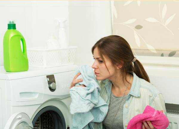 Cómo eliminar de forma rápida el olor a humedad de la ropa | Orientación |  La Revista | El Universo
