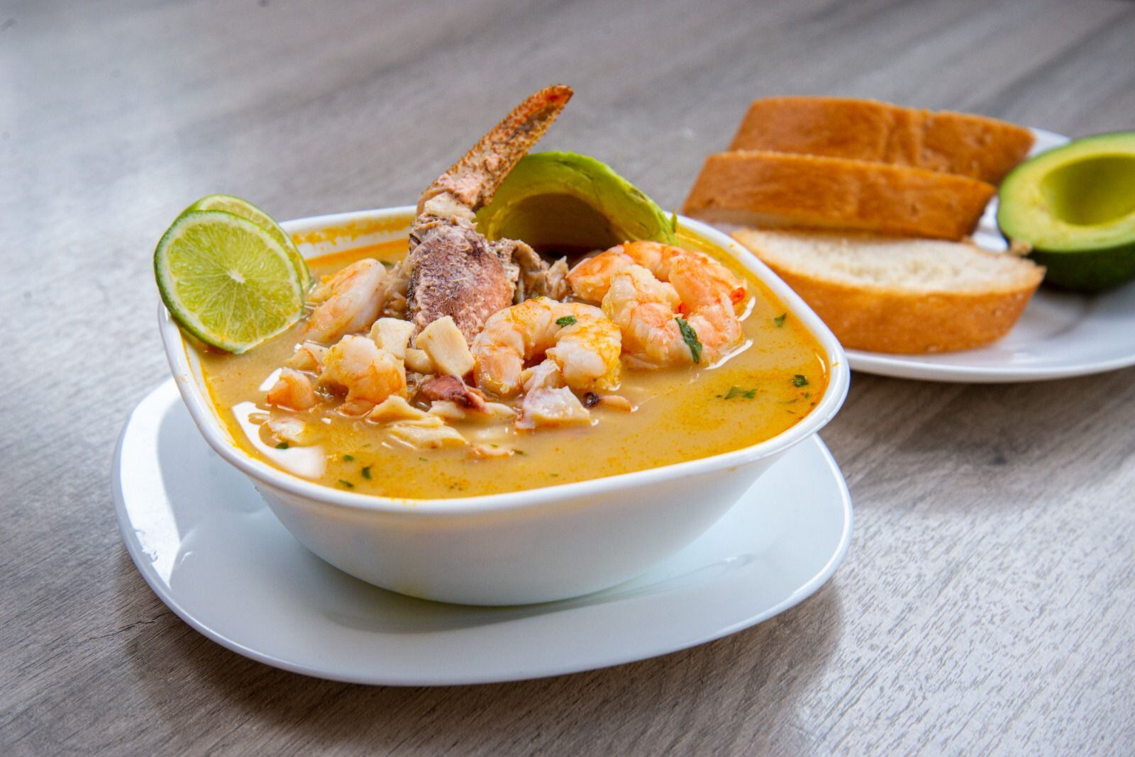 La sopa marinera es uno de los platos favoritos de los comensales de Amador. Foto Zaky Monroe. IG: @zaky.monroe