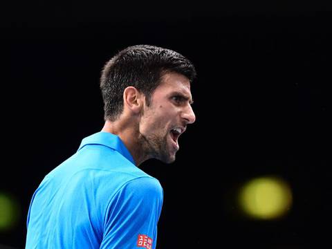 Djokovic remonta ante Dimitrov y pasa a cuartos en París-Bercy