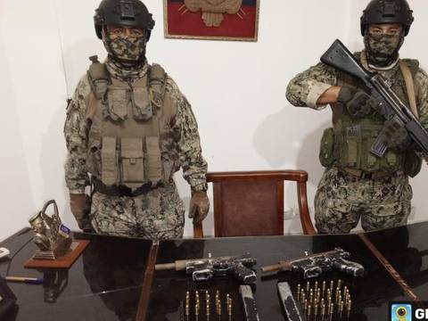 Dos detenidos con subametralladoras en el cantón Sucre, en Manabí