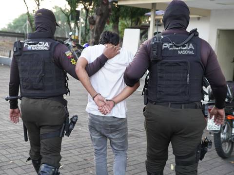 Hombre se mantendrá en prisión por secuestro de mujer en puente Guayaquil-Samborondón