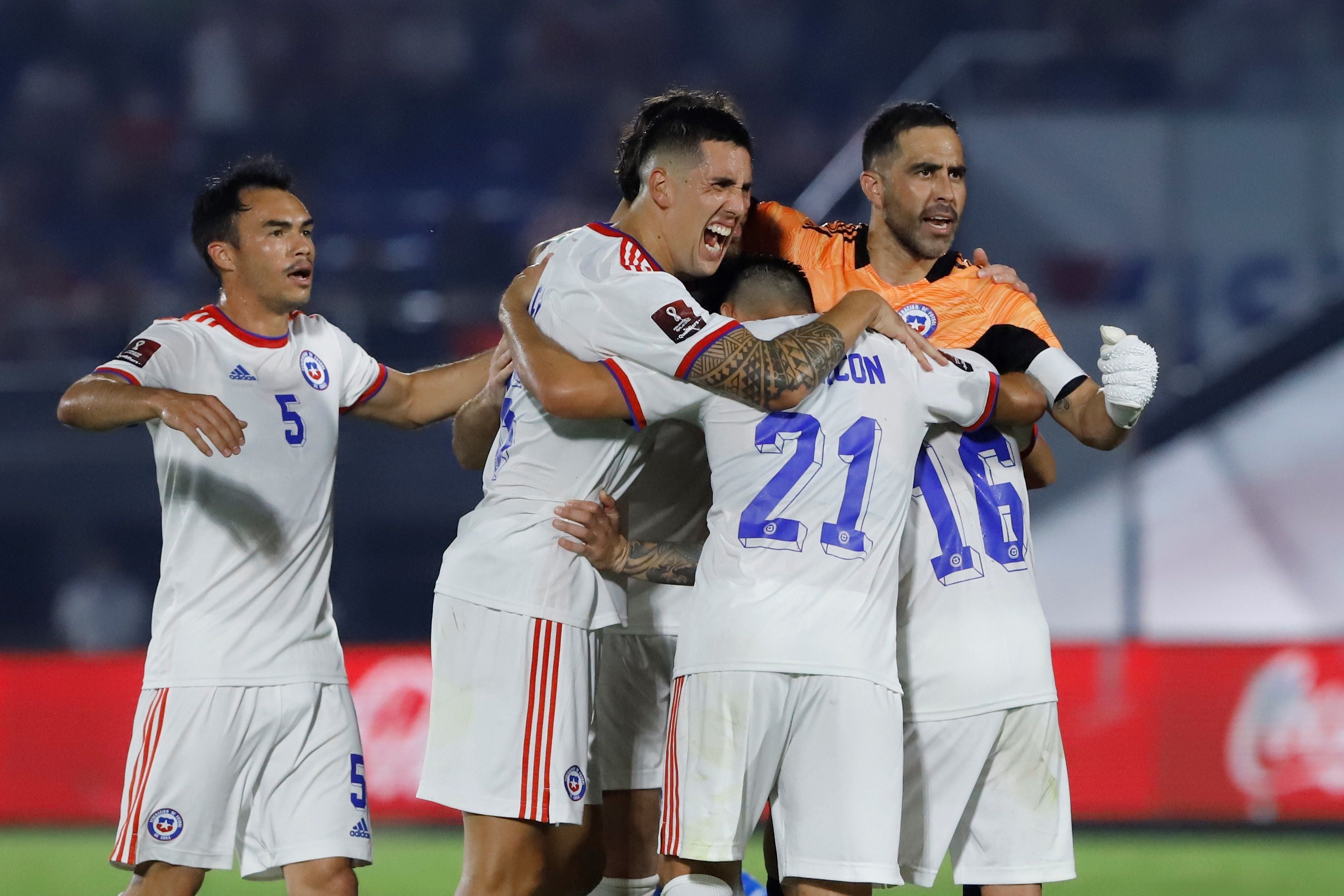La prensa de Chile saca la calculadora antes del duelo con Ecuador y cree que ‘la opción de llegar al Mundial adquiere tonos de realidad’