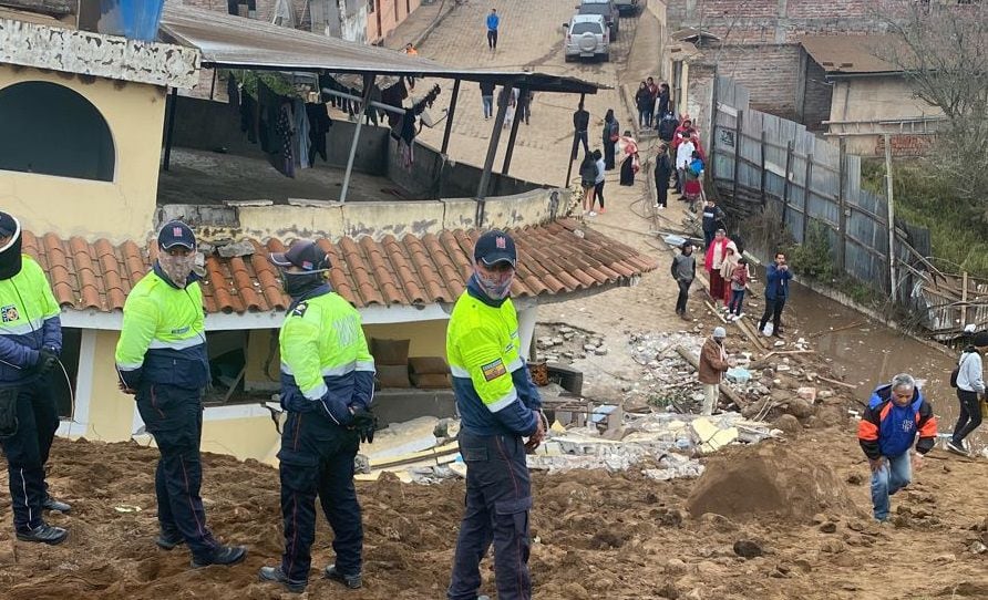 Tragedia en Alausí: 16 fallecidos y decenas de heridos por deslizamiento