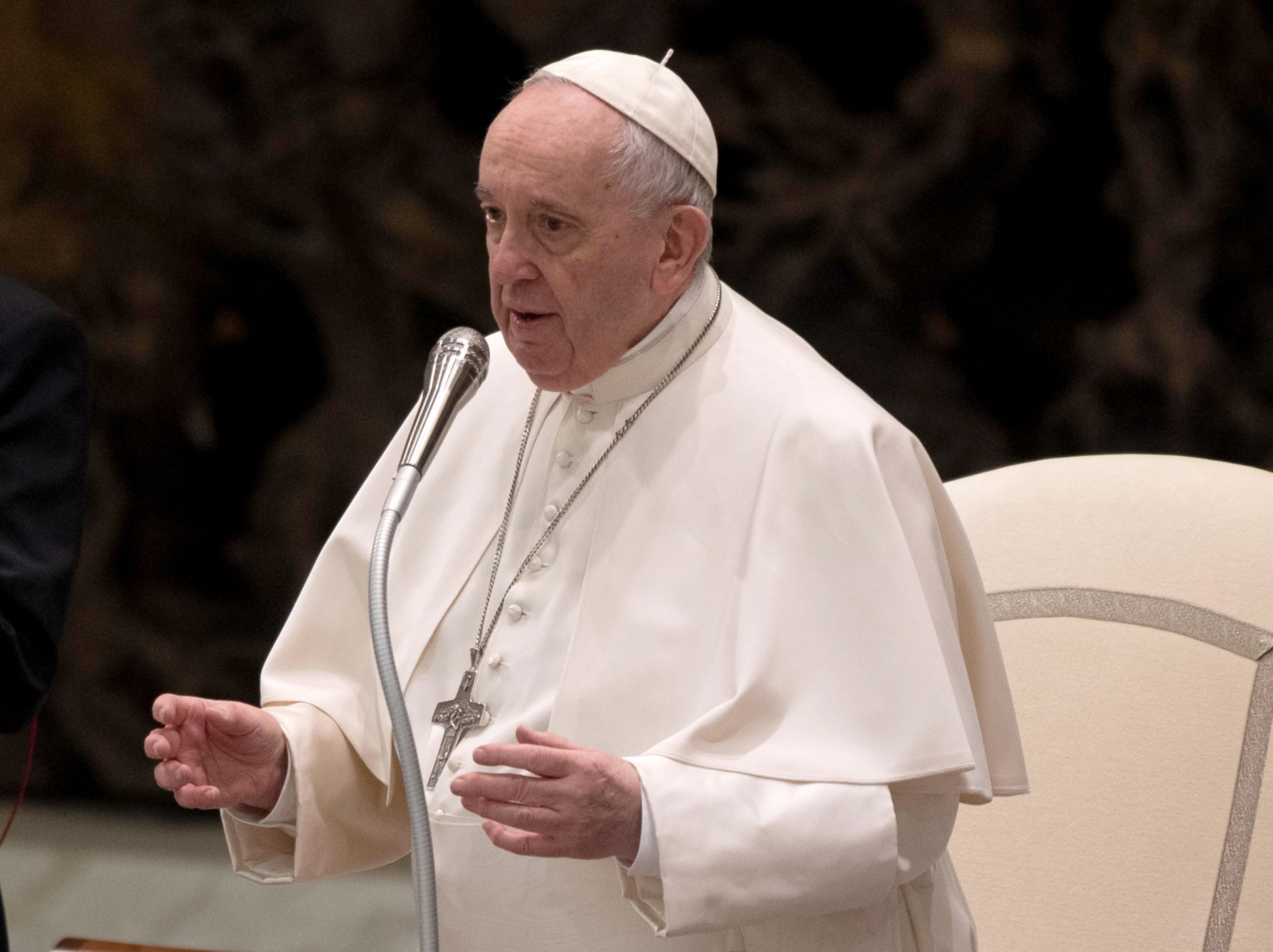 Papa Francisco dice que ‘gastar en armas ensucia el alma, el corazón y la humanidad’