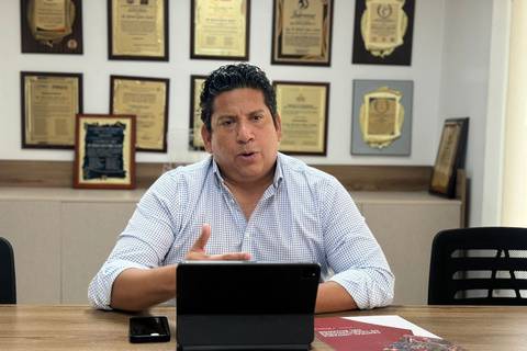 ‘La indemnización no es para que nos paguen o ganarnos la lotería, es para que no nos boten’, 96 % de contrato colectivo de CNEL no se cumple: Richard Gómez