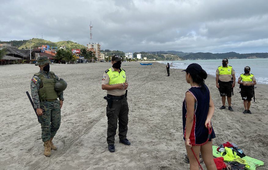 De 40 playas autorizadas en Ecuador, solo 15 esperan abrir este miércoles 5 el paso a los turistas