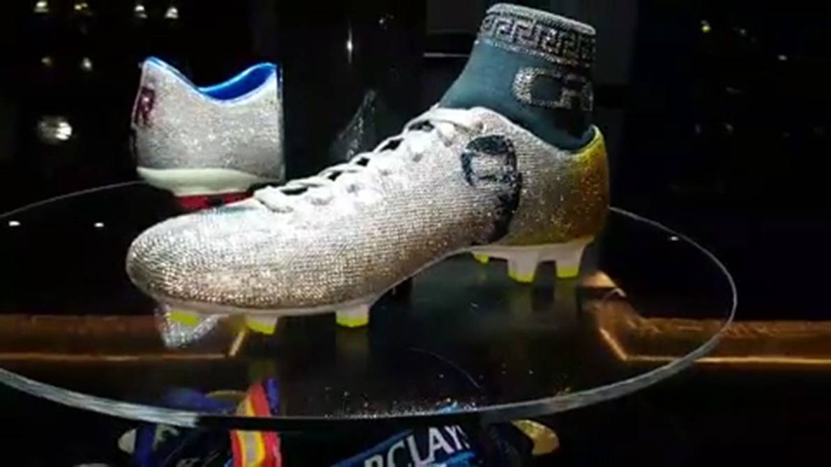 Revelar Cubeta impuesto Cristiano Ronaldo exhibe los botines más caros del mundo en su museo en  Madeira | Fútbol | Deportes | El Universo