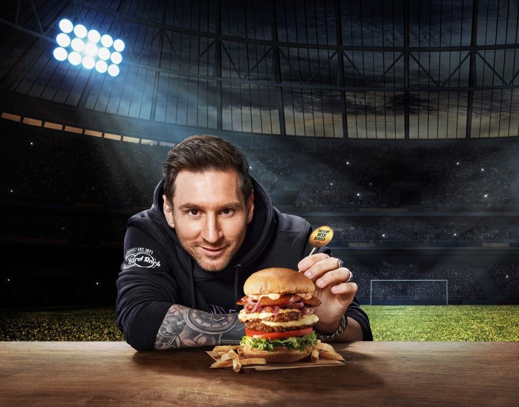 Hard Rock Cafe celebra sus 50 años con la campaña ‘Live greatness’, bajo la cual lanzó la hamburguesa Messi