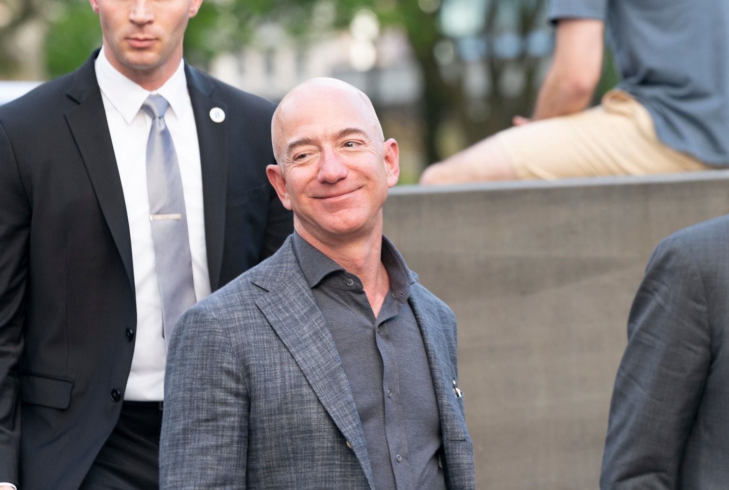 ¿Quién es Jeff Bezos y cómo hizo su fortuna?